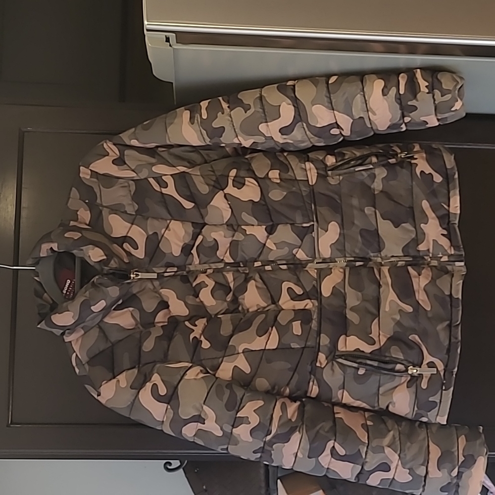 Girls medium camo coat